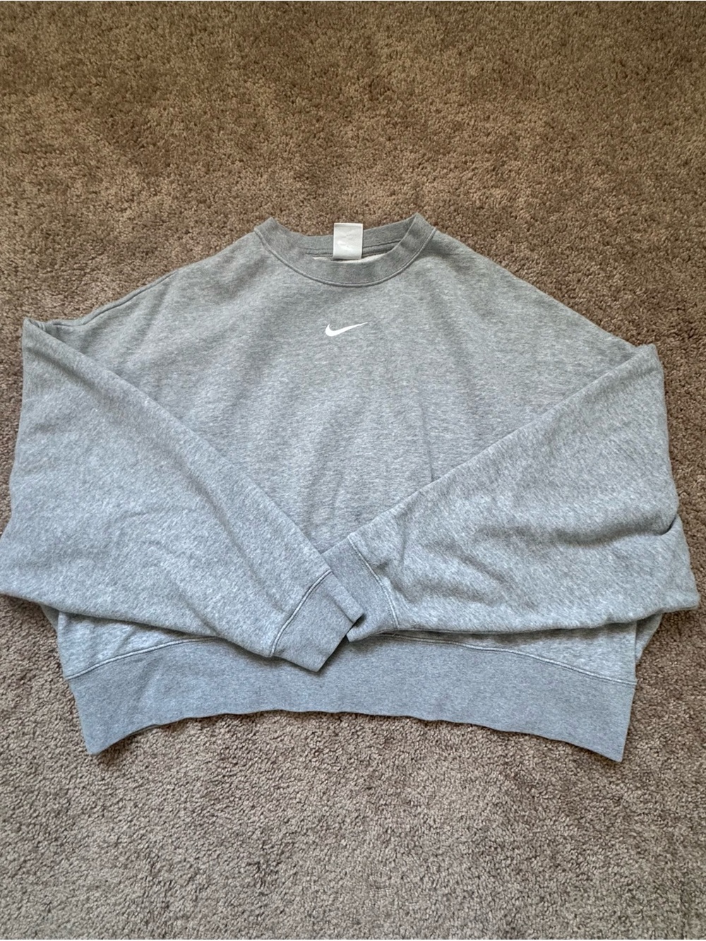 Nike Men’s Light Gray Crewneck Sweatshirt with White Swoosh